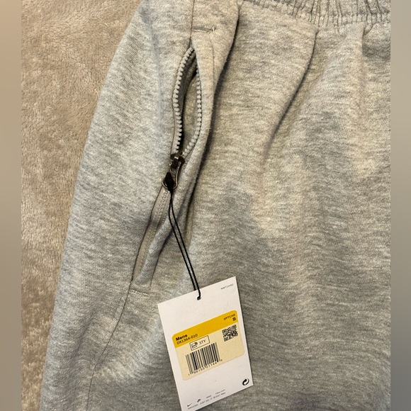 Nike Swoosh Relaxed Fit Grey Joggers - Women’s Medium/Men’s Small - Picture 4 of 6